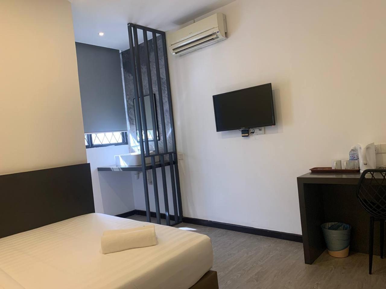 The Daily Hotel Kota Kinabalu Exterior foto